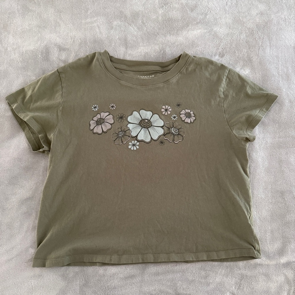 American Eagle Outfitters Olive Floral Tee